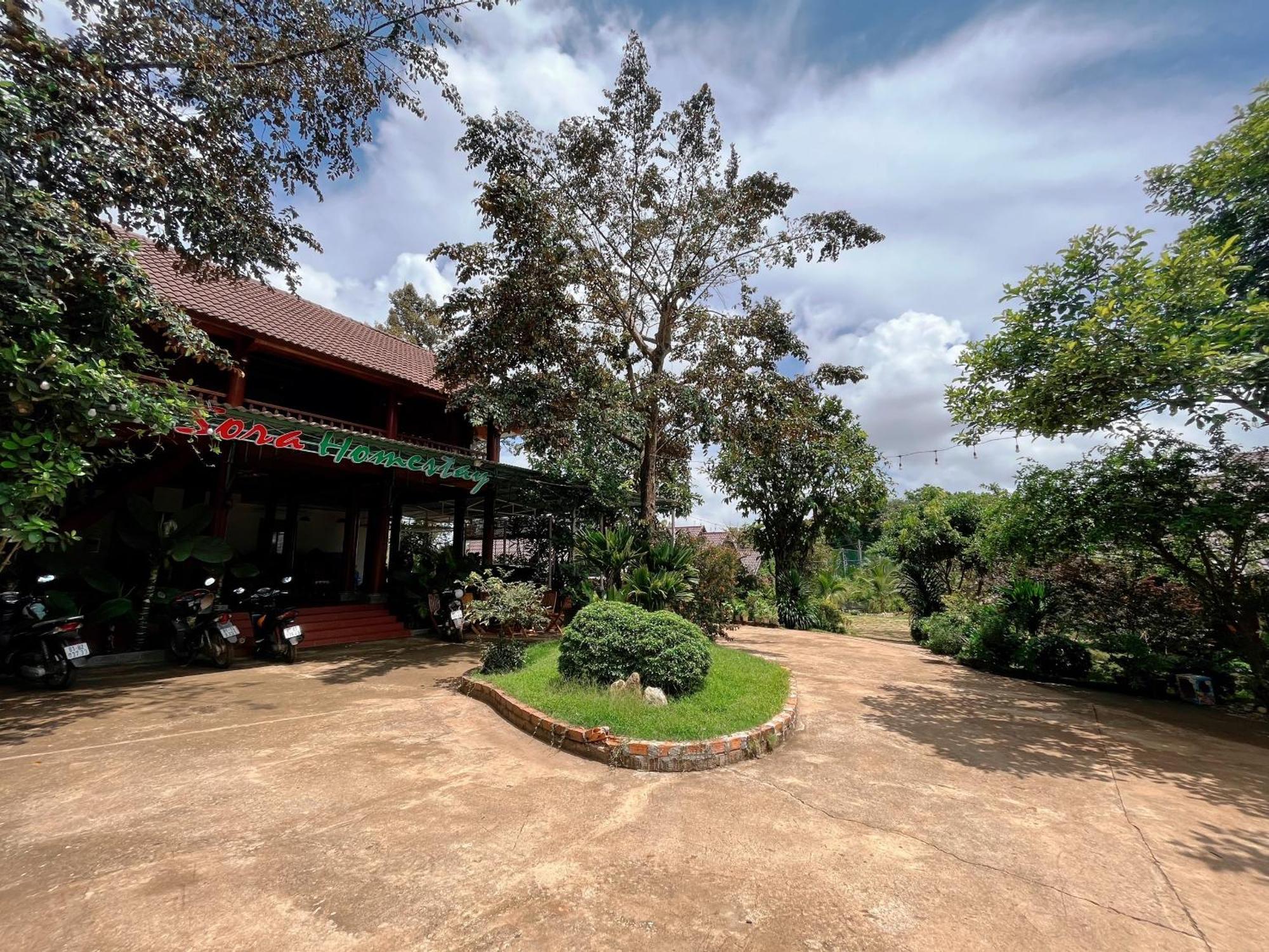 Sora Homestay Pleiku Luaran gambar